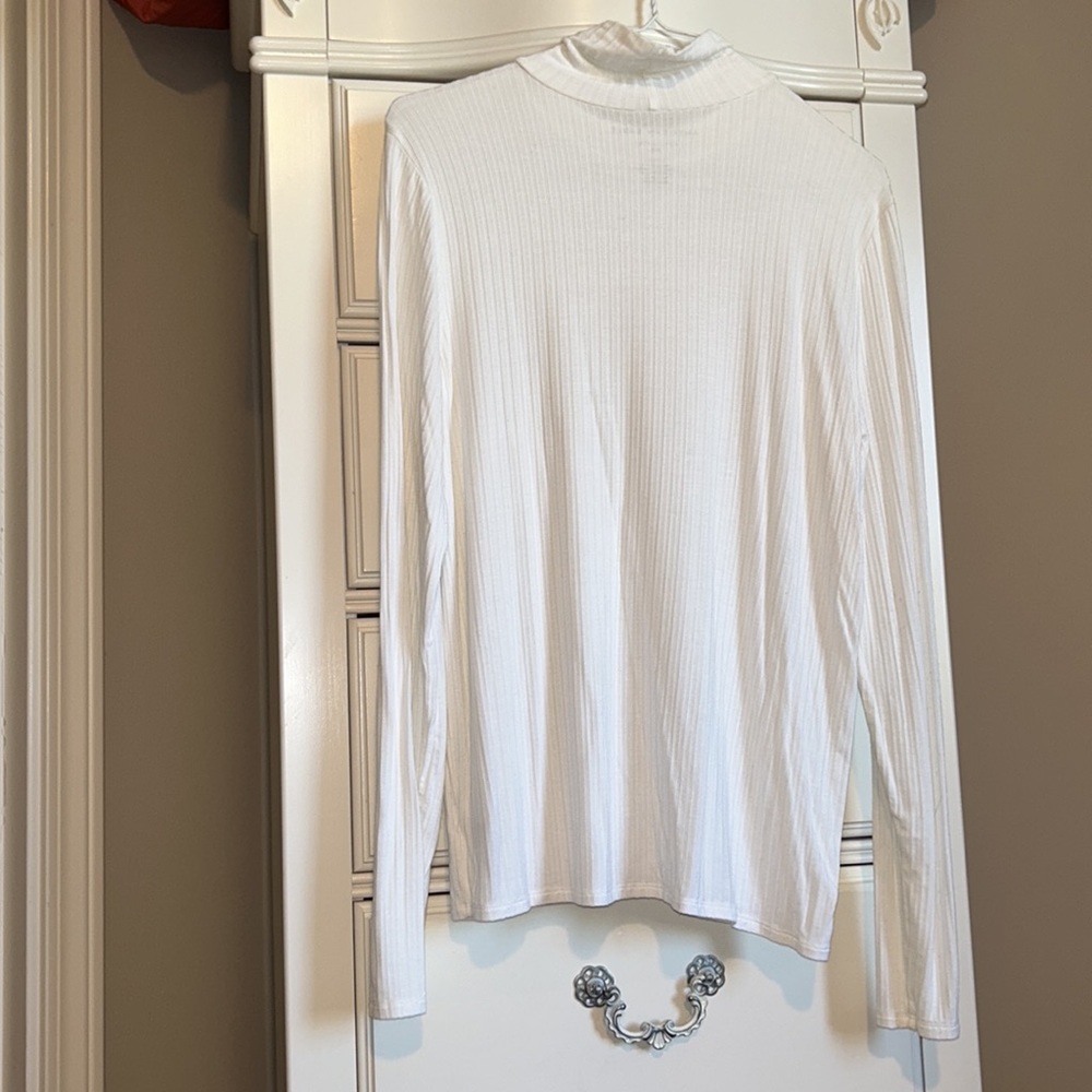 AE Ribbed Mock Neck Top - Picture 3 of 6